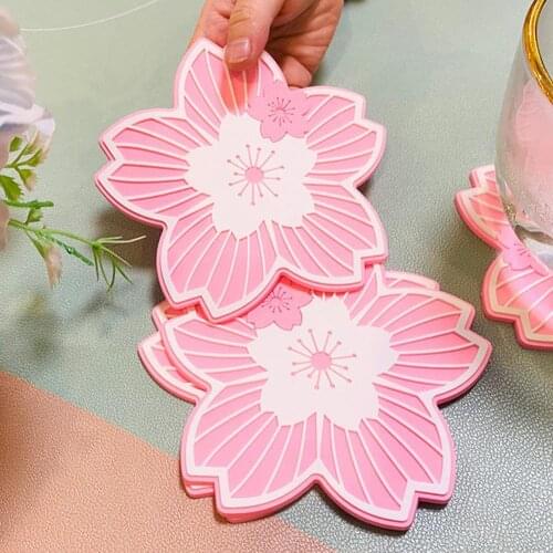 Place Mat Elastic Heat Insulation Silicone Flower Shape Smooth Dinner Mat for Kitchen