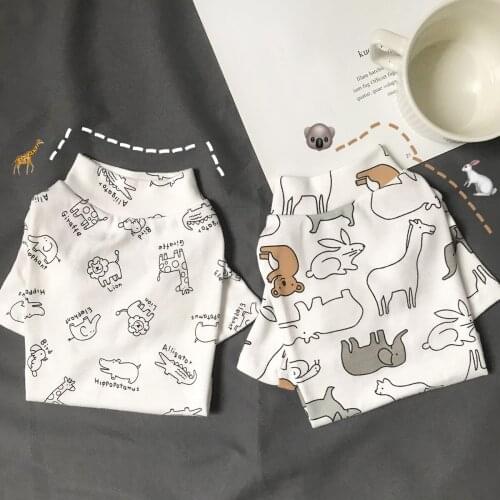 INS spring and summer new animal bottoming shirt pet clothes cat spring and summer Bichon Pomeranian Teddy dog clothes
