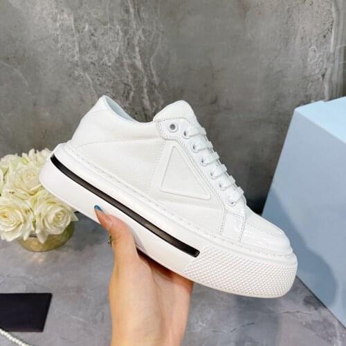2021 Spring and Summer New Thick Bottom Color Matching Bread Shoes Womens Lace Up High Top Small White Shoes Sports Casualshoes