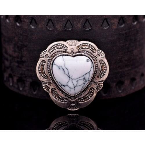 10PC 30mm Antique Silver Tribal Floral Engraved Heart White Stone Leathercraft Concho For Horse Saddle Tack Decor Screwback