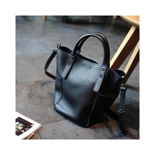 2021 New Hand-designed Handles File Bag, Shoulder Black Female Bag 100% Leather Simple Casualinvage Casual Piece Real