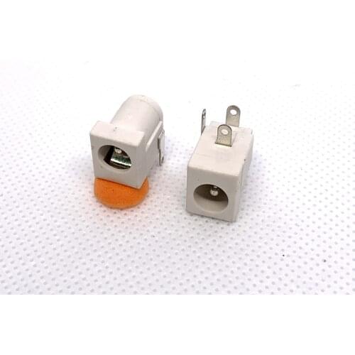 10 pcs/lot DC power socket 5.5*2.0/2.5MM DC power socket DC-005 white Pinhole horizontal 3pin DIP Laptop power socket 30V / 0.5A