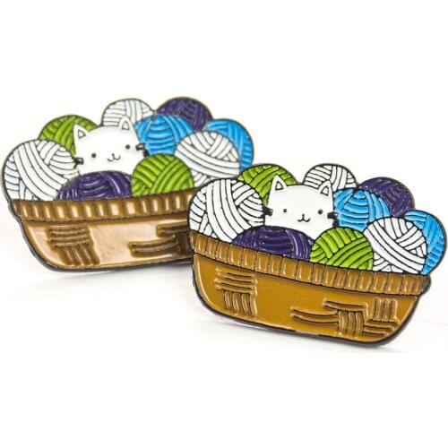 2PCS Cartoon Cat Yarn Ball Brooches Lapel Pin Badge Creative Pins for Backpacks Clothes Decor DIY Jewelry Accessories Wholesale