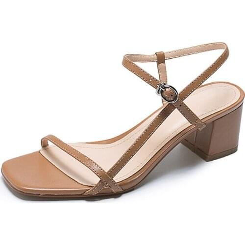 2019 summer new leather thick heel with buckle belt square head open toe wild sandals tide