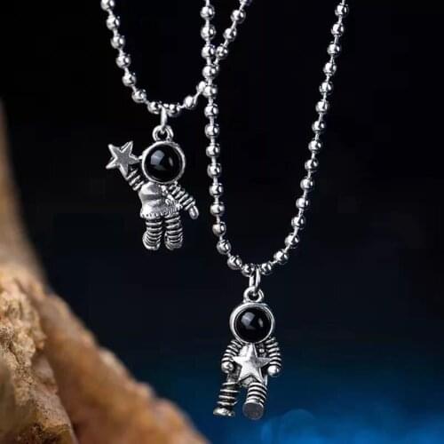 2Pcs Minimalist Lovers Matching Friendship Spaceman Astronaut Pendant Magnetic Distance Couple Necklace Jewelry Anniversary Gift