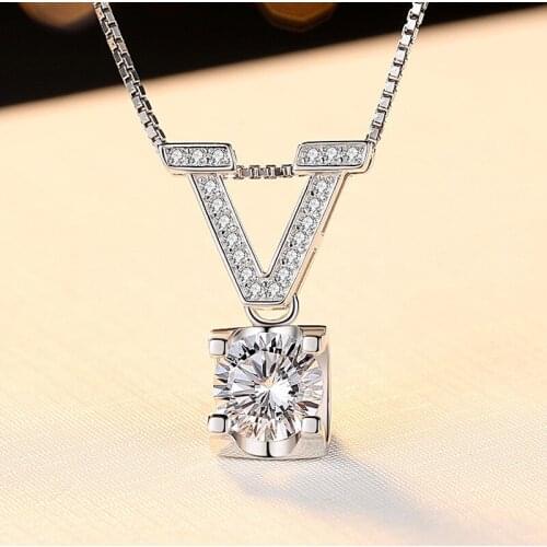 Fashion Womens S925 Silver Platinum Plated V-shaped Zircon Pendant Personalized Necklace X145