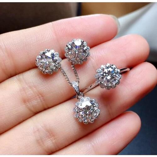 Special recommendation, 925 Sterling silver, popular style. 1 ct moissaniteThe world is booming. Ring ear nail necklace