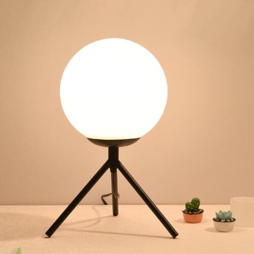 Modern Glass Ball Bedroom Bedside Led Desk Lamp Light Nordic Living Room Table Lamp 110V/220V Kids/Childrens Gift Atmosphere