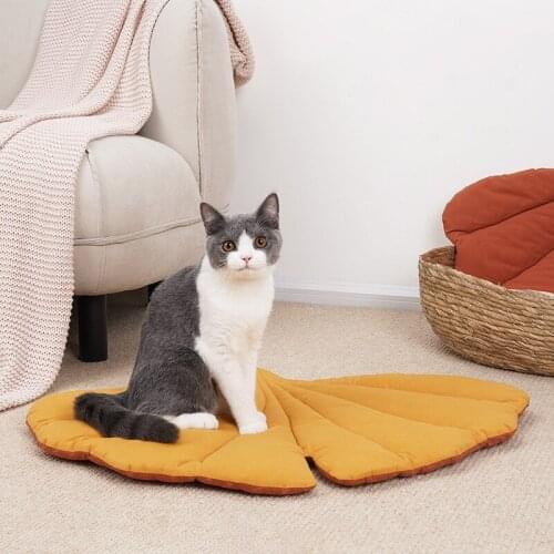 Pet Cats Accessories Puppy Sofa Bed Mat Soft Kittens Cushion Beds and Houses Leaf Shape Rug Carpet Lounger for Small Dogs Cats