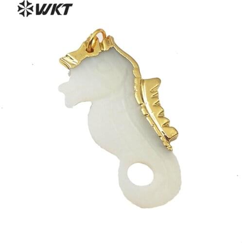 WT-JP185 Lovely natural shell sea horse pendant with gold electroplated lady gift pendant sea horse charming