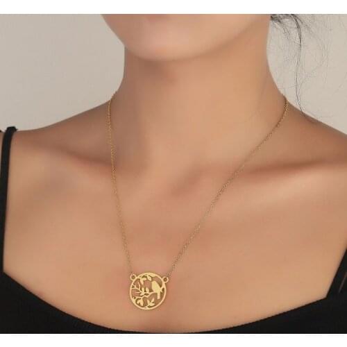 Vintage Bird on a Branch Round Necklaces for Women Cute Bird Pendant Tree Choker Sweet Valentines Day Jewelry Gift