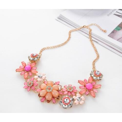 Exaggerated Flower Noble Necklace For Women Jewelry Atmospheric Luxury Necklaces & Pendants White Pink Red Flowers Necklace J121