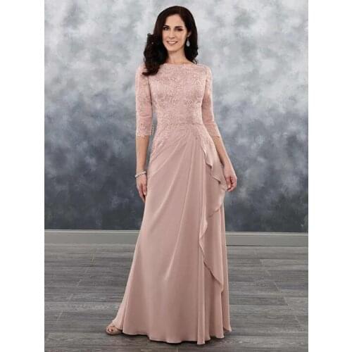 Elegant Dusty Rose Lace Mother of the Bride Dresses 2021 Latest Boat Neck with 3/4 Sleeves Wedding Guest Gowns On Sale