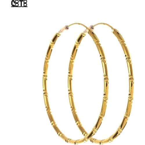 New Fashion Simple Feminine Gold Hoop Earrings European High-end Exquisite Jewelry Wholesale Earrings Wedding Holiday Gifts