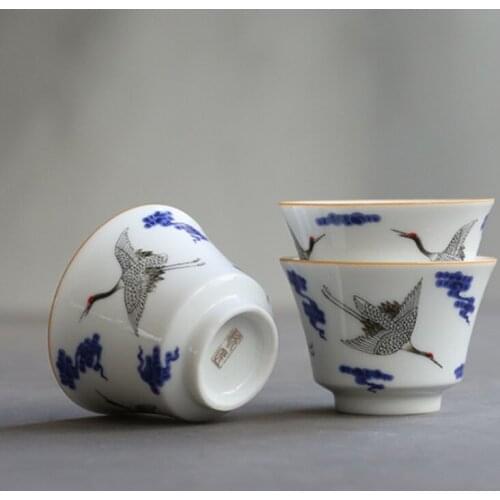Creative Blue And White Porcelain Home Teacups Handmade Carved Crane Ceramic Office Master Tea Cups Chinese Kung Fu Drinkware