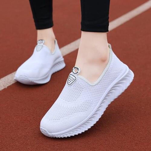 Spring Summer Women Sneakers Breathable Mesh Light Flat Loafers Casual Shoes Women Fashion Outdoor Walking Shoes Plus Size
