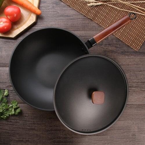 Japanese household frying pan non coating old iron pot non stick gas induction cooker wooden handle frying pan skillet