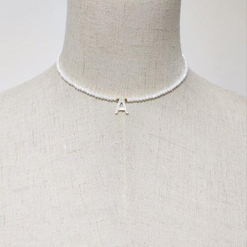 2021 Fashion Crystal Beads Shell Letter Necklace For Women 26 Letter Pendant Short Jewelry Personnalisé Accessories cadeau femme