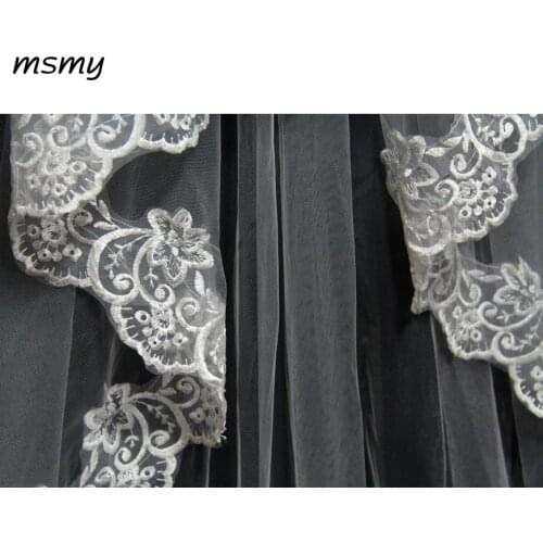 Vintage White Ivory One Layer Wedding Veil Lace Edged Chapel Length Romantic Bridal Veils with Comb Cheap Ready to ship