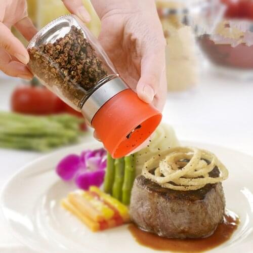 1pc Creative Hand Pepper Grinding Dressing Bottle Salt And Pepper&shakers Seasoning Bottle