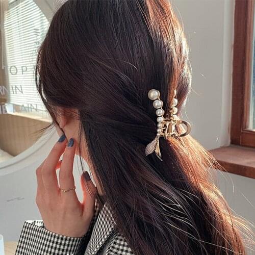 2021 New Pearls Acrylic Hair Claw Clips Big Size Makeup Hair Styling Barrettes For Women Hair Accessories Girls Ornaments Crab