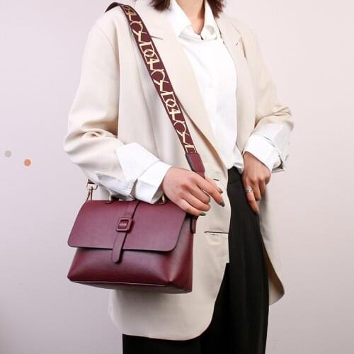 Designer Brand Luxury Women Bag 2021 Fashion Retro Ladies Shoulder Bag Solid Color Simple Belt Decoration Female Messenger Bag