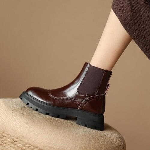 2021 Women Shoes Round Toe Low Heel Ankle Boots Solid Leather Winter Women Boots Flat with Slip-on Chelsea boots Split Leather