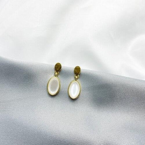 Temperament Retro White Oval Stone Clip on Earrings No Piercing Fashion Simple Water Drop Small Opal Clip Earrings No Ear Hole