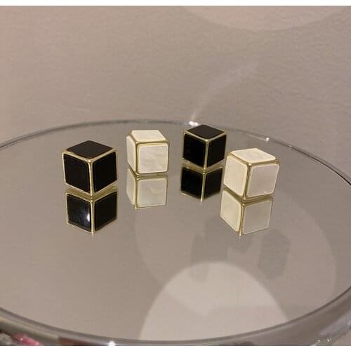 Minar Temperament White Black Color Enamel Square Earrings for Women Mujer Cube Stud Earrings Statement Minimalist Pendientes