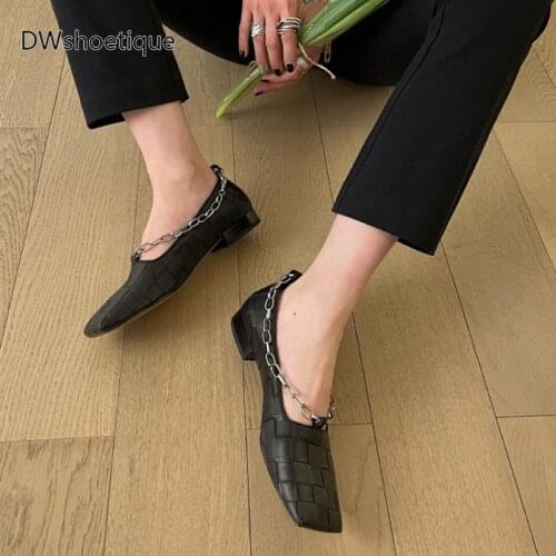 DWshoetique Leather Pumps