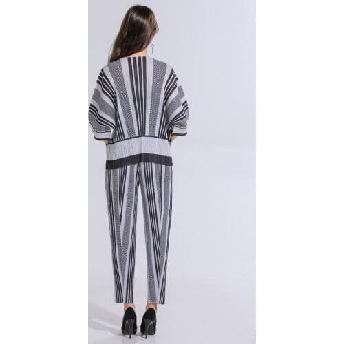 Autumn New Products Miyake Fold Digital Print Stripe Set Puff Sleeve T-shirt + Loose Beam Pants Pant Suit