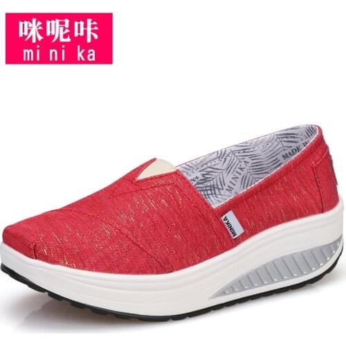 2020 Design Walking Shoes Women Breathable Platform Sneakers Women Comfortable Sports Shoes Wedge Height Increase Shoes AA50018