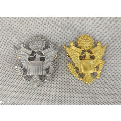 WWII US ARMY EPLURIBUS UNUM OFFICERS METAL CAP MILITARY HAT BADGE PIN INSIGNIA PAIR OF