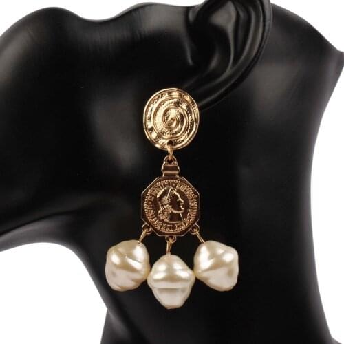 Fashion New Gold Color Plated Metal Long Drop Earrings for Women Florate Brand Wholesale Simulated Pearl Statement Drop Earrings