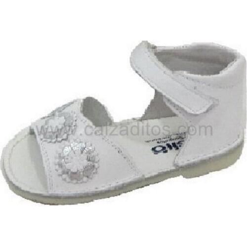 Baby girl sandals in white leather, by Conguitos teddy bear