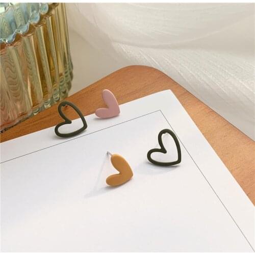 Asymmetric Peach Heart-shaped Small Stud Earrings Vogue 2021 Geometric Heart-shaped Women Jewelry Gift Party Accessories