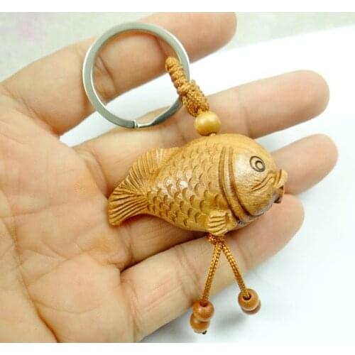 Mahogany Three-dimensional Engraving Key Chain Lifelike fish Pendant Key Ring Jewelry Gift For Car Accessories L22