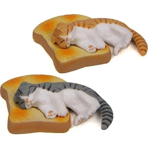 Cat Sleeping on Toast Kitten Miniature Figurine Cartoon DragonLi Figures Bread Animal Models Pet Toys DIY Dolls House Decoration