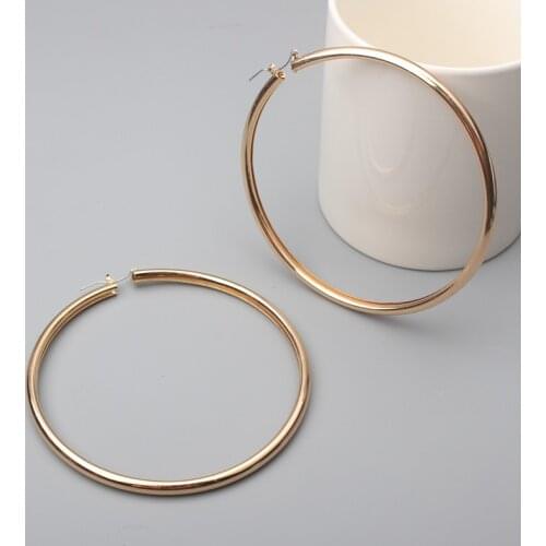 Round Earrings Ladies Simple Temperament Exaggerated Earrings European And American High-End Earrings Pendientes