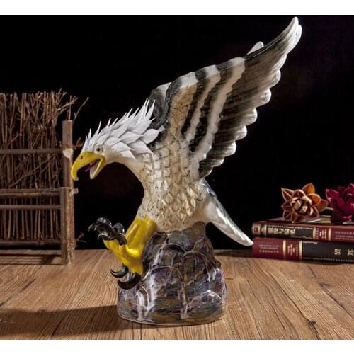 JINGDE TOWN HIGH QUALITY HAND-PAINTED PORCELAIN EAGLE DECORATION DESKTOP FENGSHUI DECORATION