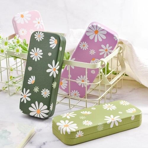 5Color Small Daisy Myopia Glasses Case Anti-pressure Sunglasses Case For Men Women Inside Flocking Portable Creative Storage Box