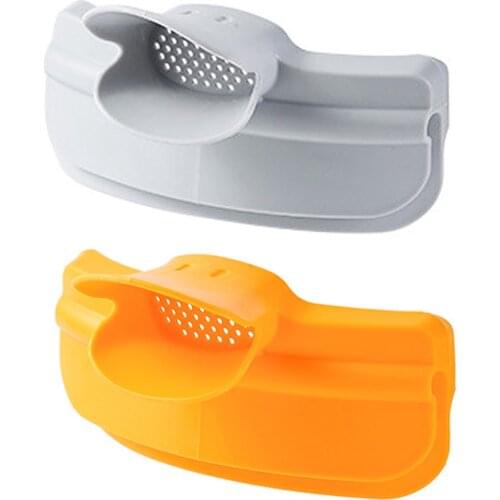 TPR Pour Soup Funnel Clip-on Bowls Water Deflector Home Cookware Gadget