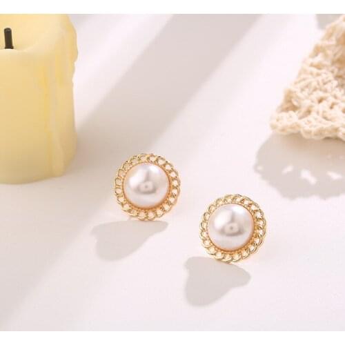 Korean Retro Elegant Simulated Pearl Non Pierced Clip on Earrings for Women Temperament Metal Lace Baroque Female Ear Clips