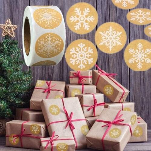 500 Pcs/roll Snowflakes Christmas Stickers Envelope Kraft Paper Sticker Wrapping Seal Stickers