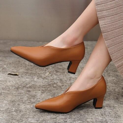 Large womens shoes, lazy shoes, 41-43 fashion French girls' high heels, coarse single shoes, all in one step