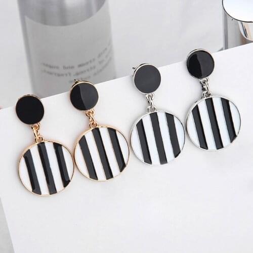 Black White Stripe Drop Earrings Korean Fashion Dangle Earrings for Women Brincos Oorbellen Drip Oil Earrings for Female aretes
