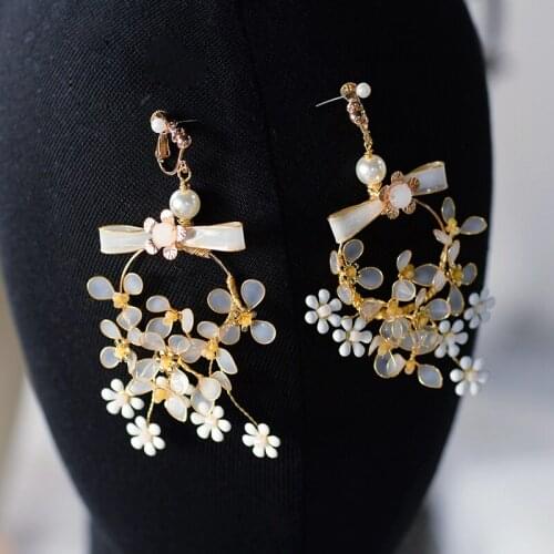 Bavoen Earrings