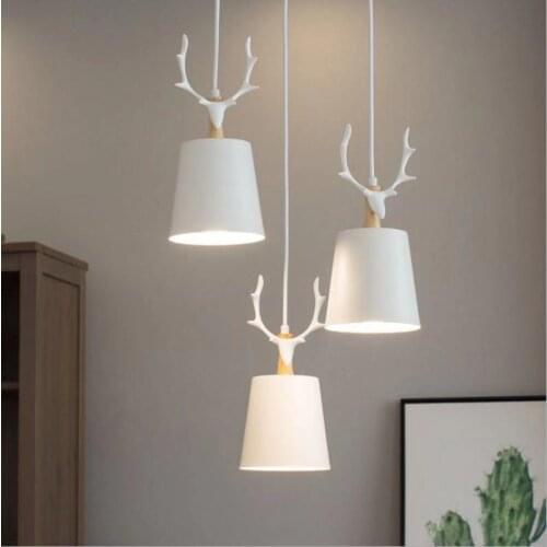 Modern fashion restaurant chandelier Nordic fashion simple wooden chandelier small antlers decorative chandelier wall lamp E27