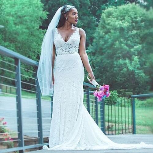 Vintage Lace Mermaid Wedding Dress V Neck Sleeveless Country Style Bridal Gown 2020