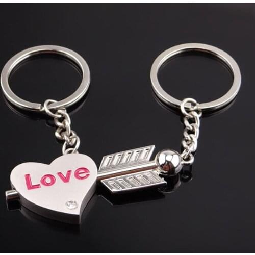 1 Pair Lovers Keychain Metal Arrow Wear Heart Love Couple Keyring Phone Bag Car Key Small Pendant Valentines Day Souvenirs Gift